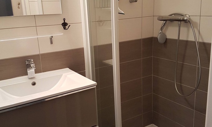 Saint-Vaast-la-Hougue Apartamento | 3-room apartment center Saint Vaast la Hougue