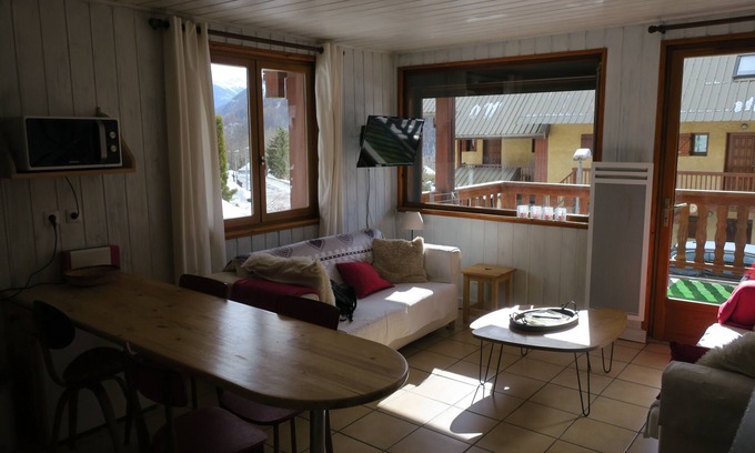 La Salle-les-Alpes Apartamento | Apartamento de 3 habitaciones de nueva construcción con terraza