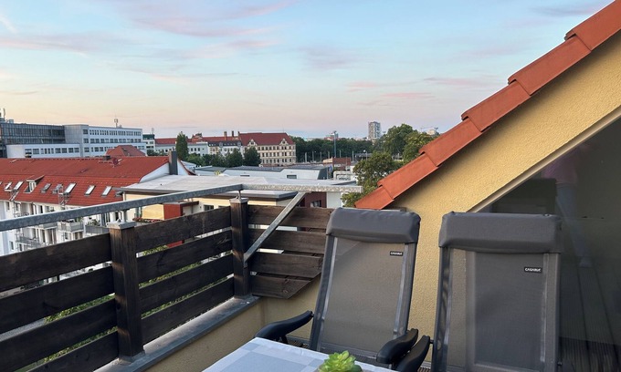 Magdeburg Apartamento | Elegante apartamento de 3 habitaciones en la planta superior con terraza en la azotea en el centro de Magdeburgo