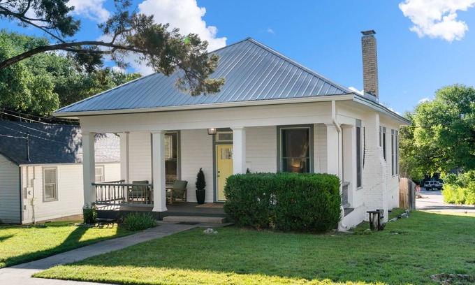 Travis Heights Casa | 3 Separate Homes | Walkable to SoCo