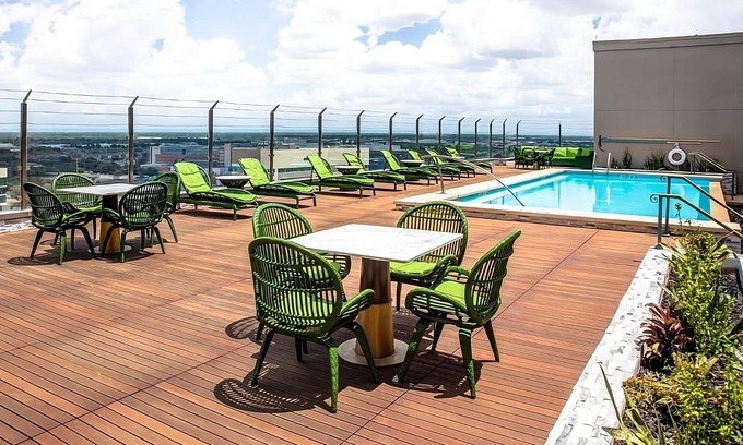 Texas Medical Center Casa | 3 Spacious Units! Near Museum District and Houston Zoo, with Outdoor Pool