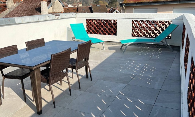 Bourbonne-les-Bains Cabaña | Apartamento de 3 estrellas con terraza y todas las comodidades cerca de los baños termales