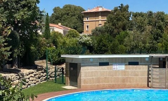 La Ciotat Casa | 3-star house + access to large residential swimming pool