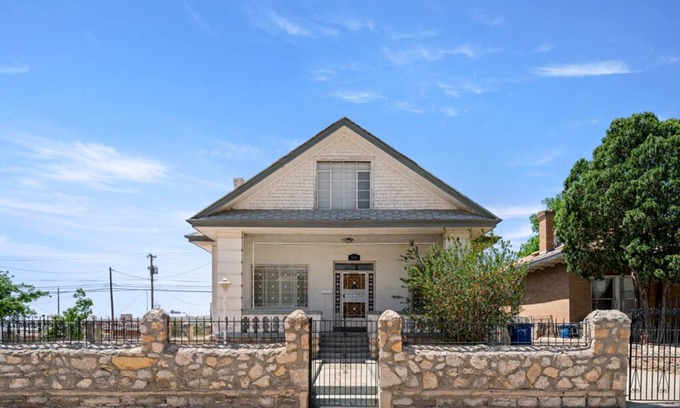 Downtown El Paso Casa | 3 story home near downtown El Paso