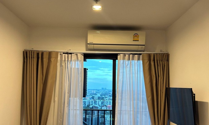 Suan Luang Condominio | #3 Warm and peaceful 29sqm 1-bedroom in Bangkok with AC, fitness, pool, WiFi