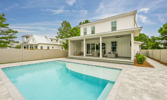 Village of Sugar Beach Casa | 30 A-mazing. 4 bd, Private Heated Pool, 6 Seater Golf Cart and Bikes!