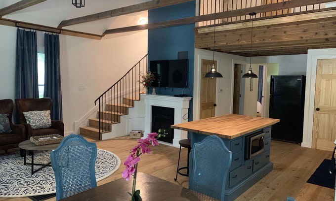 Nauvoo Casa | ¡Nauvoo azul! TODO NUEVO remodelación!