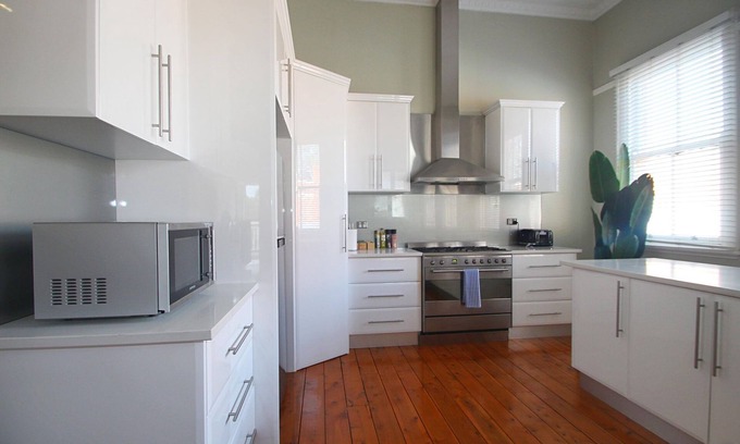 Wagga Wagga Casa | 30 Fitzmaurice St · Waterviews | Hidden Gem in CBD - Sleeps 10