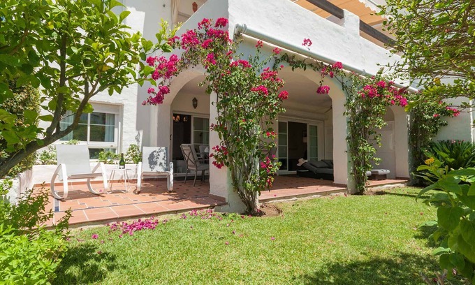San Pedro de Alcantara Apartamento | 30 - Las Adelfas Garden Apartment