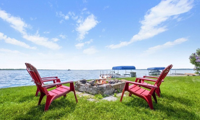 Keswick Cabaña | 30 Night Rental - Quaint Country Charm 45 Minutes from Toronto