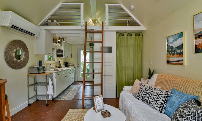 Historic Montford Cabaña | 30+ Night Stays at A Relaxing Oasis on the edge of Downtown Asheville