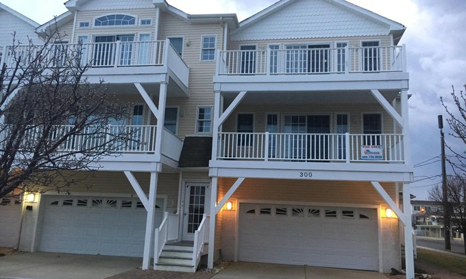 North Wildwood Condominio | 300 E 17th Ave, Unidad F, North Wildwood, NJ