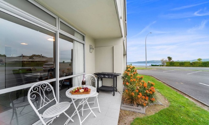 Two Mile Bay Casa | 300 Lake Terrace at the Lake