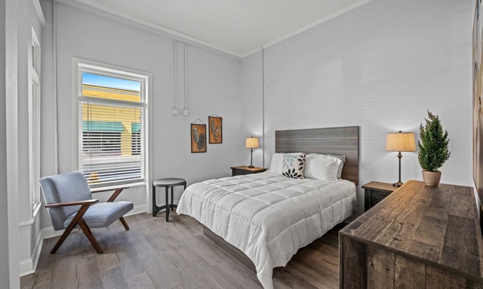 Conway Condominio | 300 Laurel Lofts Unit 1
