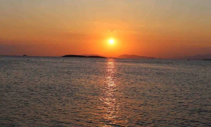 Vouliagmeni Apartamento | 300 meters from the healing lake of Vouliagmeni 300m vor dem Heilenden See