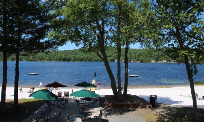 Lackawaxen Casa | 3000 Sq Ft + 5 BR 3 1/2 BA 3 NIVELES ACABADOS COMUNIDAD MESA COMUNITARIA COMPLETA