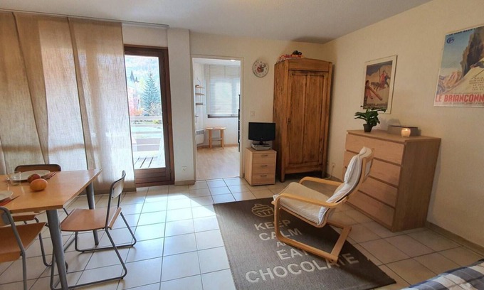 La Salle-les-Alpes Apartamento | 1.o piso, vista montaña, terraza, tv, local para esquís, 44m², Serre Chevalier