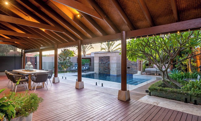 Hillarys Casa | Beachside Retreat - 300m Walk to the Beach & Patio