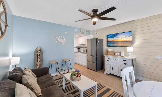 North Wildwood Condominio | 301 Ocean Ave, Unit 203 - The Harbor Light