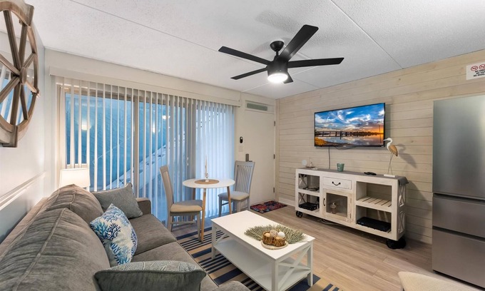 North Wildwood Condominio | 301 Ocean Ave, Unit 106 - The Harbor Light