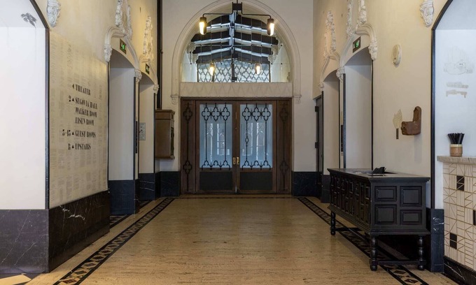 Historic Core Apartamento | #302 - Kasa Downtown LA | Accessible King Room
