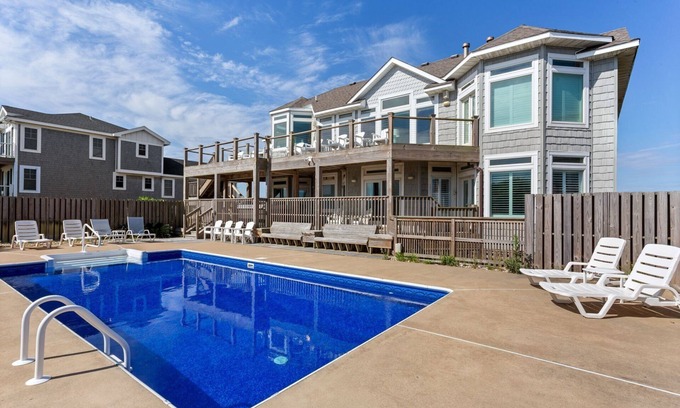 Southern Shores Casa | 3025 Who's On First *Private Pool*Elevator*Theater