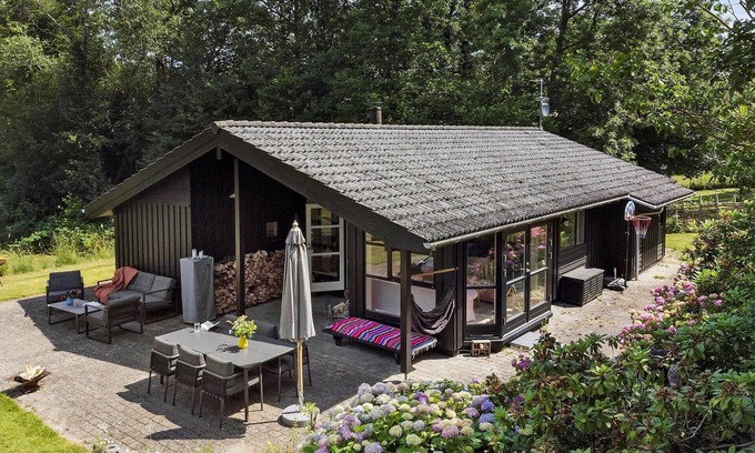 Borre Casa | 3077 Stege - Bundgarnet 137 B