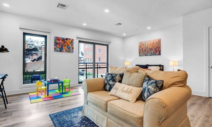 Downtown Newark Apartamento | 309 · NEW ⭐️ Vibrant Large Studio Dwntwn 18 Mins to NYC