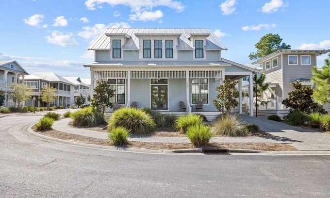 Lakeside at Blue Mountain Beach Casa | 30A Aqua Vista by AvantStay | Golf Cart Included, Pool Acess, Walk to Beach