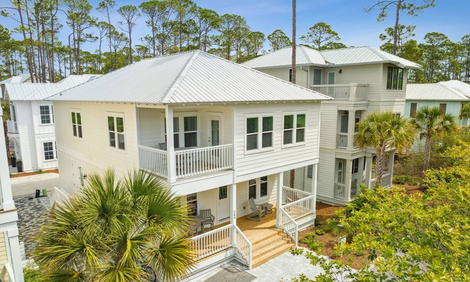 Treetop Casa | 30A Beach House - Sleeps 20, Pet Friendly, Beach, Pool, 4 Bikes Incl, Free Golf