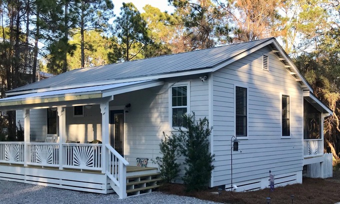 Seagrove Beach Casa | 30A DEEDED BCH ACCESS Sugar white sand.Seaside shops, Fenced yrd, private, bikes