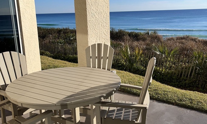 Rosemary Beach Condominio | 30A HIGH POINTE GULF FRONT 600’ PRIVATE BEACH RENOVATED 2 BED 2 BATH. PICKLEBALL