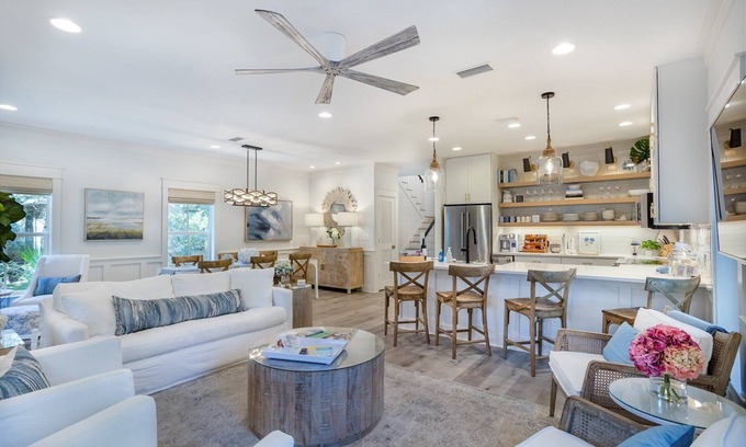 White's Gulfview Casa | 30A Luxury 4 Bedroom Beach Cottage with Golf Cart, Bikes and Beach Access!