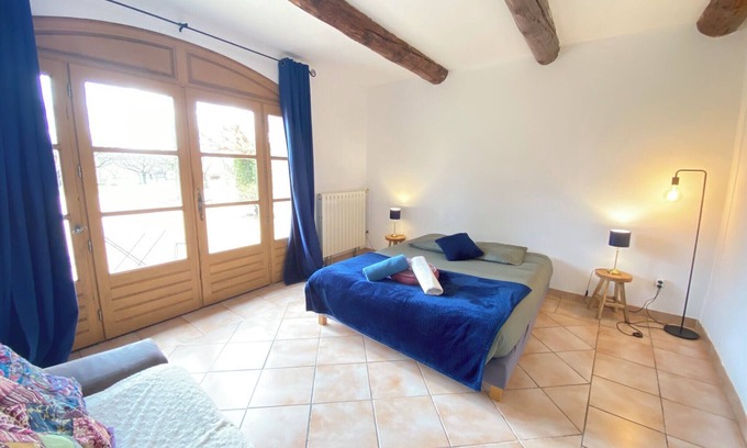 Althen-des-Paluds Casa | 30m2 suite in 18th-century Provencal farmhouse