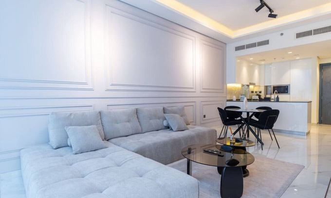 Dubai Apartamento | Private Pool! Stylish 3BR Apt in Dubai Studio City