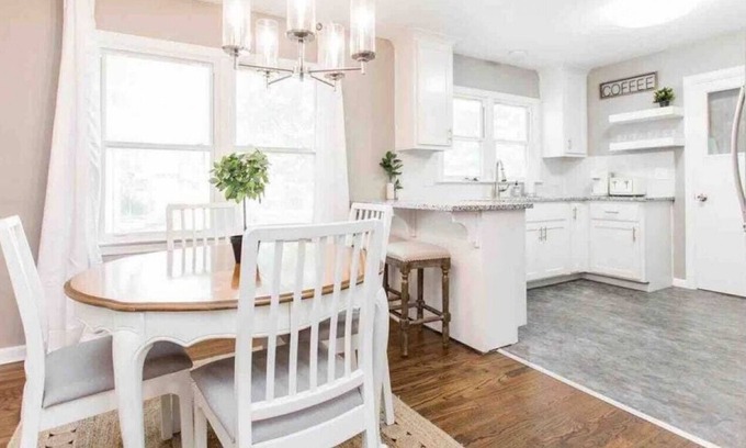 Independence Casa | 316 E Bellevista Dr · Modern Retreat - Min to Stadiums - Family Welcome