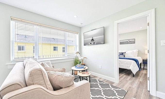 Wildwood Apartamento | 318 E Youngs Ave Unit 6 Salty Shore Serenity: Beachside Bliss