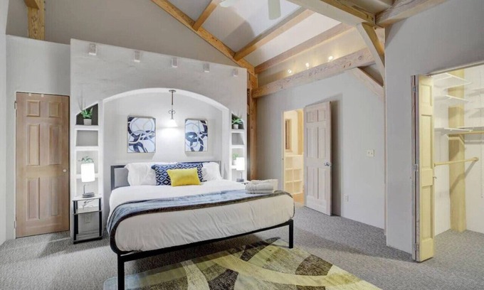 Sleepy Hollow Casa | 325) Most comfortable beds in California!