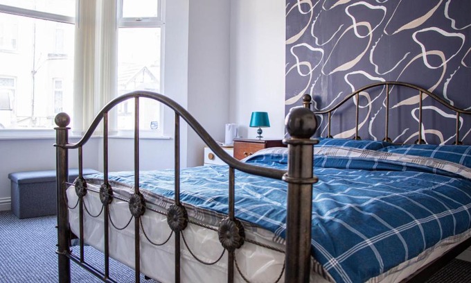 Redcar Casa | 33 Turner street