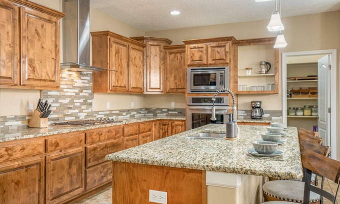 Paradise Hills Civic Casa | 3300SF of Modern Luxury - Spa/Work Space/Gym/Game Room - Pet Friendly!
