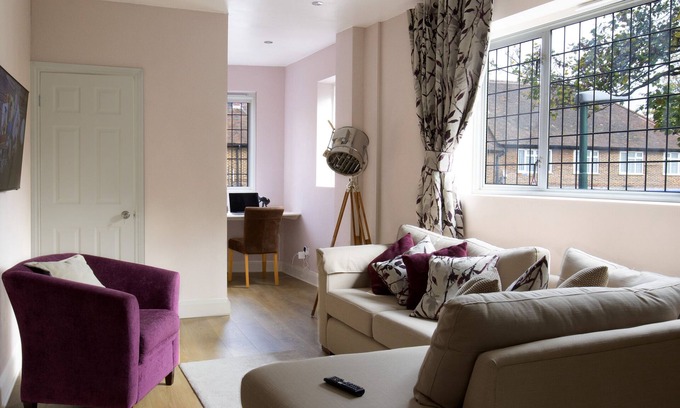 Sutton Apartamento | 35 min from London Victoria / 2-Bedrooms Flat in the Heart of Cheam Village