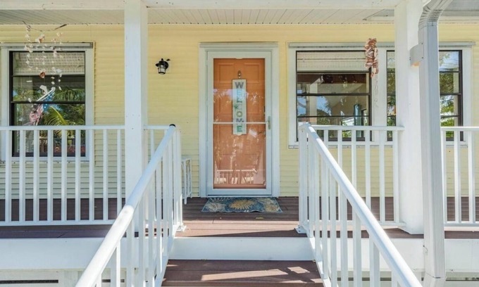 The Dunes Casa | 35 Palms Cottage-Relax & unwind in this centrally located 3 bedroom/2 bath home
