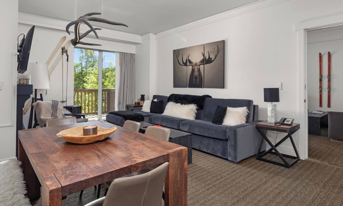 Stowe Area Cabina | 351C| 3 bdrm | 3rd Floor Pool And Mountain Views | Lodge At Spruce Peak
