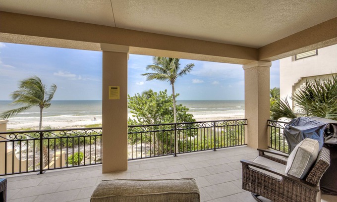 Mid Island Casa | 3552 Moana Oasis: Gulf-Front, Pool, Spa & Beach Access