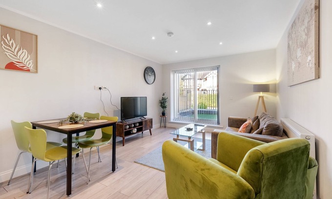 High Wycombe Apartamento | 360 HP12 W Wycombe 247-2- 2 Bdr Apartment with parking High Wycombe Apt. 02