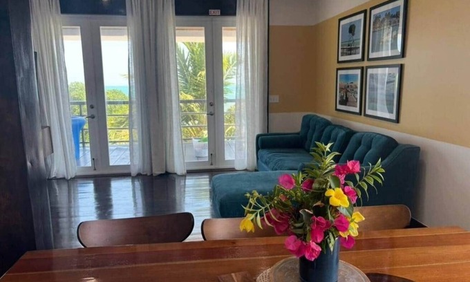 Caye Caulker Casa | 360 Suites Luxury Seaside house on famous Split in Caye Caulker. Paradise.