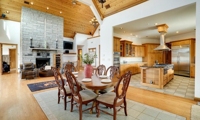 Fairfield Bay Casa | 366 Shared Acres, Lake Access Ozark Getaway!
