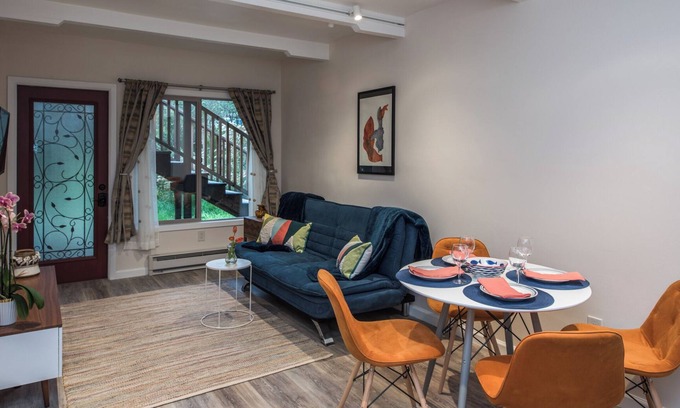 Monterey Apartamento | 3767B International Art House - Cozy Guest Suite