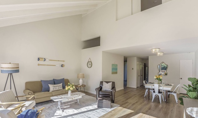 High Meadows Condominio | 3871 Carmel Woodlands - Condo with Pool, Tennis