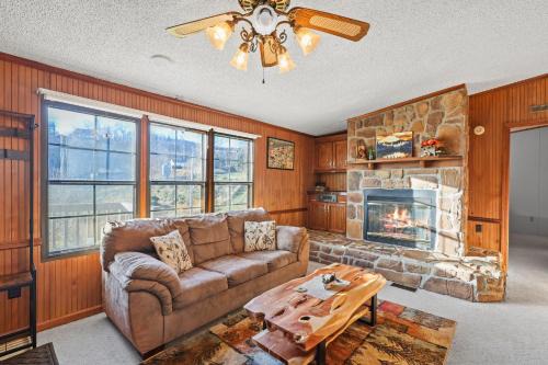Elk Park Chalet De Esquí | 390 Flat Springs Rd by Carolina Stays